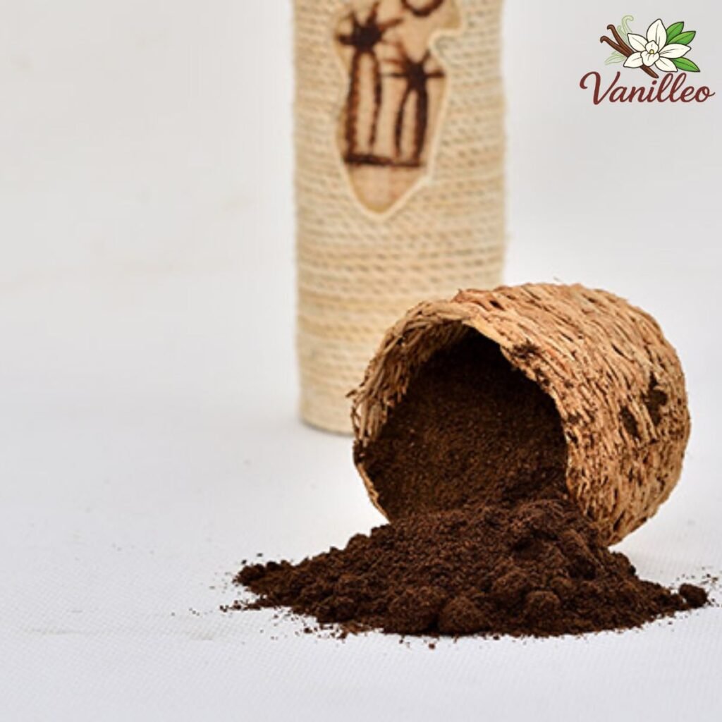 Vanille en poudre de Madagascar utilisée pour parfumer un dessert